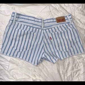 SET OF 4 PAIRS OF LEVI SHORTS!!!!!